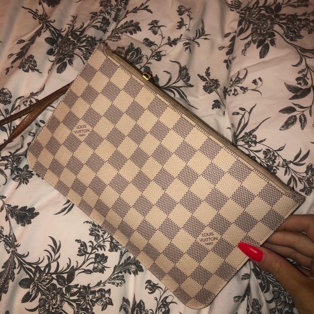 Authentic Louis Vuitton Neverfull wristlet